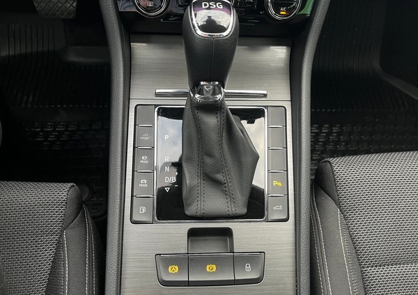 Skoda Superb cena 128900 przebieg: 60000, rok produkcji 2021 z Dynów małe 781